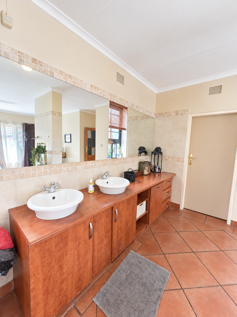 4 Bedroom Property for Sale in Wilkoppies North West